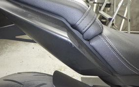 HONDA CB650R E-Clutch 2025 RH17