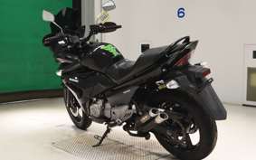 SUZUKI GSR250F