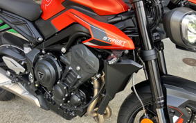 TRIUMPH STREET TRIPLE R 2025 HDA604