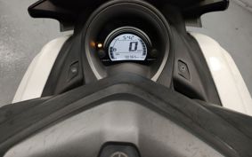 YAMAHA N-MAX 155 SG50J