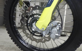 HUSQVARNA 701ED 2022