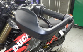 DUCATI HYPERMOTARD698モノ 2024