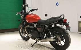 TRIUMPH STREET TWIN 2021