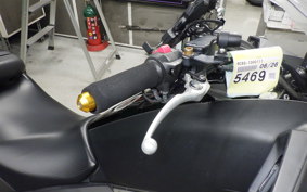 HONDA NM4 VULTUS -01 2015 RC82