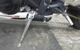 TRIUMPH STREET TRIPLE 85 2013