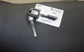 HUSQVARNA SVARTPILEN 401 2022