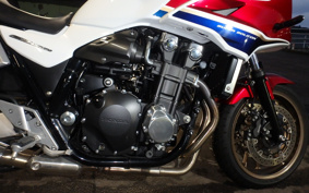 HONDA CB1300 SUPER  BOL DOR ABS 2018 SC54