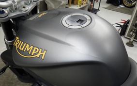 TRIUMPH STREET TRIPLE R 2011