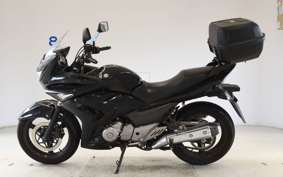 SUZUKI GSR250F