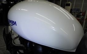 TRIUMPH BONNEVILLE 2010