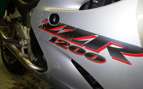 KAWASAKI ZZ1200 NINJA R 2002 ZXT20C