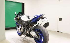 BMW HP4