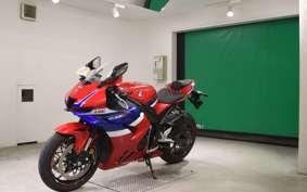 HONDA CBR1000RR R 2025 SC82