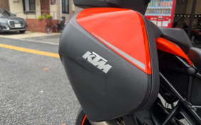 KTM 1290 SUPER DUKE GT 2016 V6940