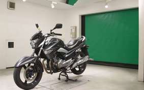 SUZUKI GSR250 2019