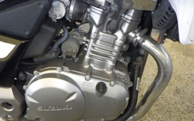 SUZUKI GSR250