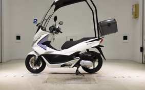 HONDA PCX125-2ﾔﾈﾂｷ 2013 JF56