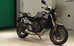HONDA CB650R E-Clutch 2025 RH17