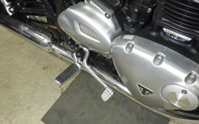TRIUMPH BONNEVILLE T100 2020