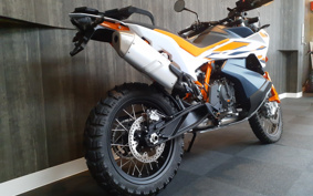 KTM 890 ADVENTURE	 R TR640