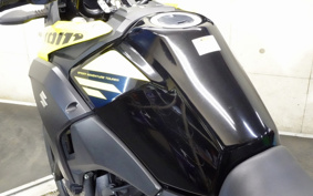 SUZUKI STROM 250 DS11A