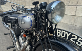 TRIUMPH DAYTONA T70