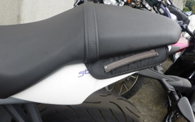 TRIUMPH STREET TRIPLE 85 2013