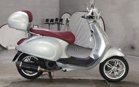 VESPA PRIMA BEIGE RA125 M8212