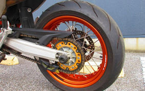 KTM 690 SMC R 2014 LST40