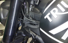 TRIUMPH TRIDENT 660 2022