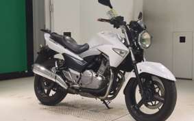 SUZUKI GSR250