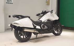 HONDA NM4 VULTUS -02 2015 RC82