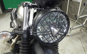 TRIUMPH STREET SCRAMBLER 2021