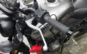 TRIUMPH TRIDENT 660 2021