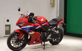 HONDA CBR650R E-Clutch 2025 RH17