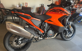 KTM 1290SUPERADO BENCH YAS 2025 V7940