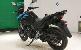 SUZUKI Vｽﾄﾛｰﾑ250 2013