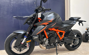 KTM 1390 SUPER DUKE R EVO V3940