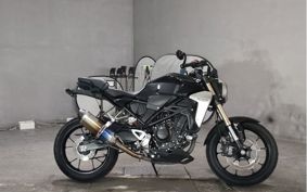 HONDA CB250R MC52