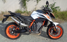 KTM 890 DUKE R 2022 TU940