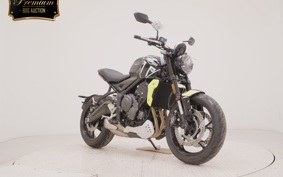 TRIUMPH TRIDENT 660 2025