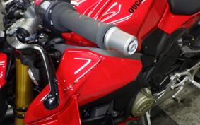 DUCATI STREETFIGHTER V4 S 2025