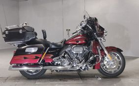 HARLEY HARLEY FLHTCUSE1800CVO PR8