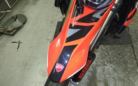 DUCATI HYPERMOTARD698 2025