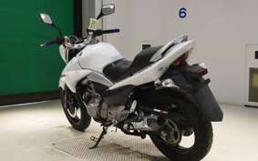SUZUKI GSR250 2014