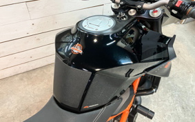 KTM 1290 SUPER DUKE R 2015 V3940