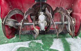 HONDA  SNOW BLOWER  MACHINE 