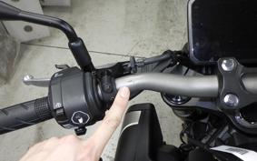 HONDA CB650R E-Clutch 2024 RH17