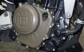 HUSQVARNA SVARTPILEN 401 2022