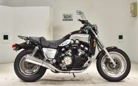 YAMAHA VMAX 2018